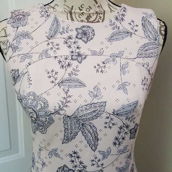 Sheath Dress - Picture 3 of 7